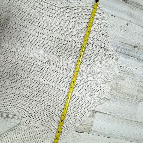 Free People distressed chunky comfy cream Cable Favorite Sweater size medium - Picture 11 of 12